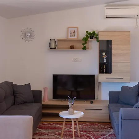 Ivana Kastela Apartament Kaštel Novi