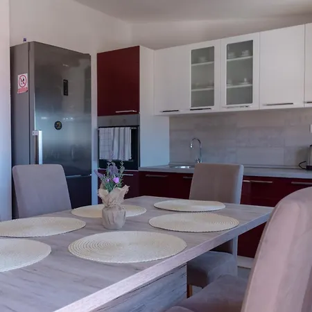 Apartment Ivana *