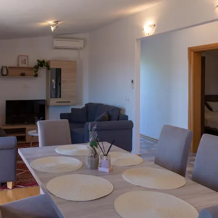 Apartment Ivana *